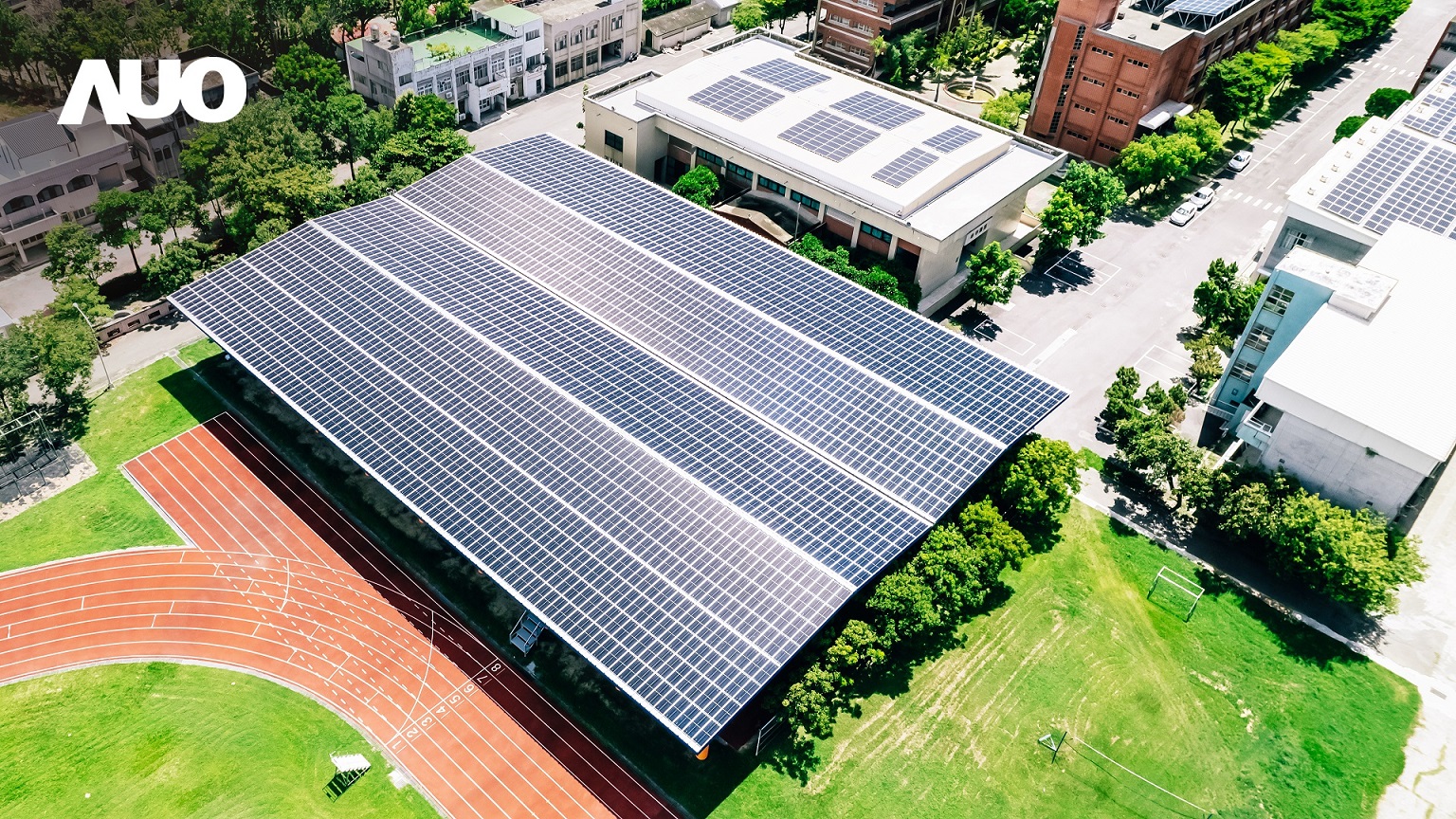 88BIFASunSteel光電整合型浪板具備快速安裝、輕量化優勢，可提升15%發電效能，通過國際IEC與國內VPC認證安全、防漏、耐候標準